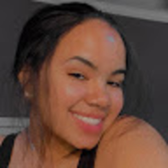 Meet your Posher, Gabrielle - Picture 1 of 1